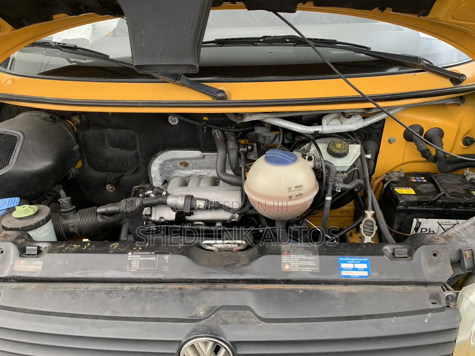 Volkswagen Transporter 2000 Yellow