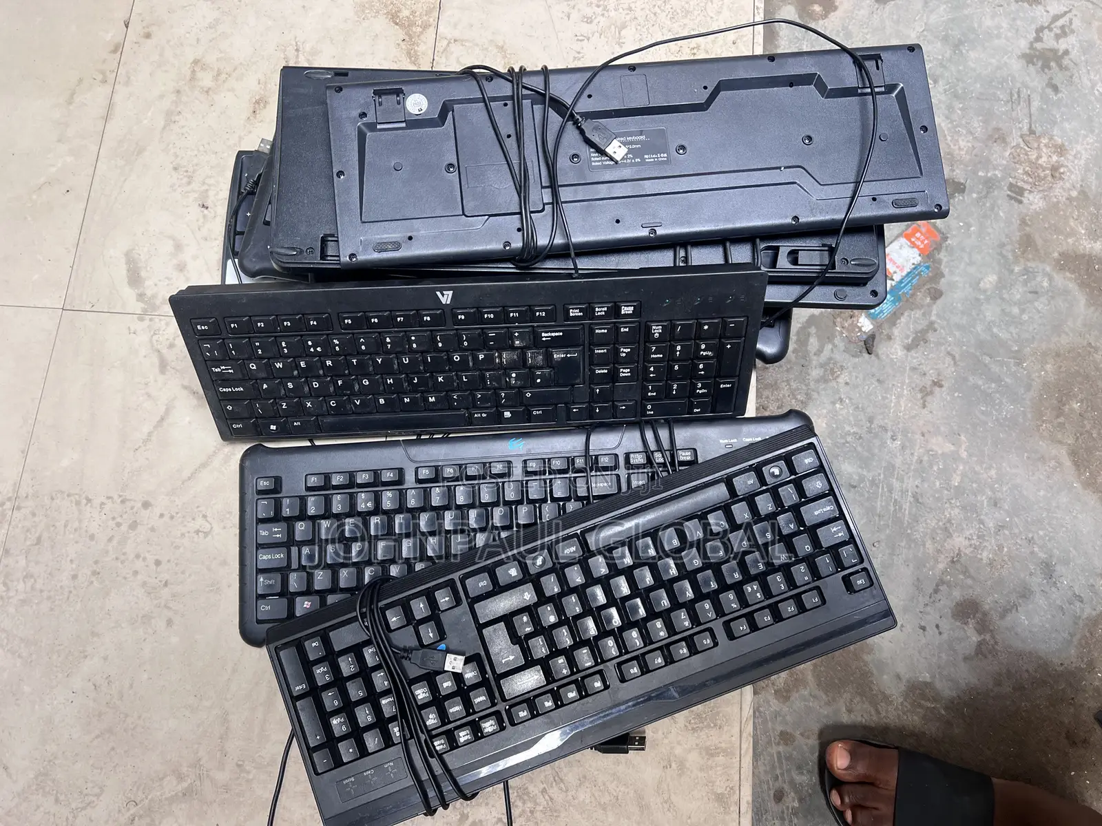 Very Neat London Used Keyboard