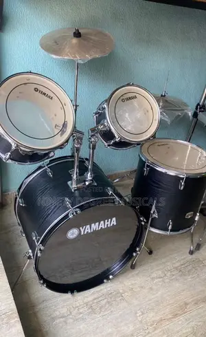 Yamaha Drum Set