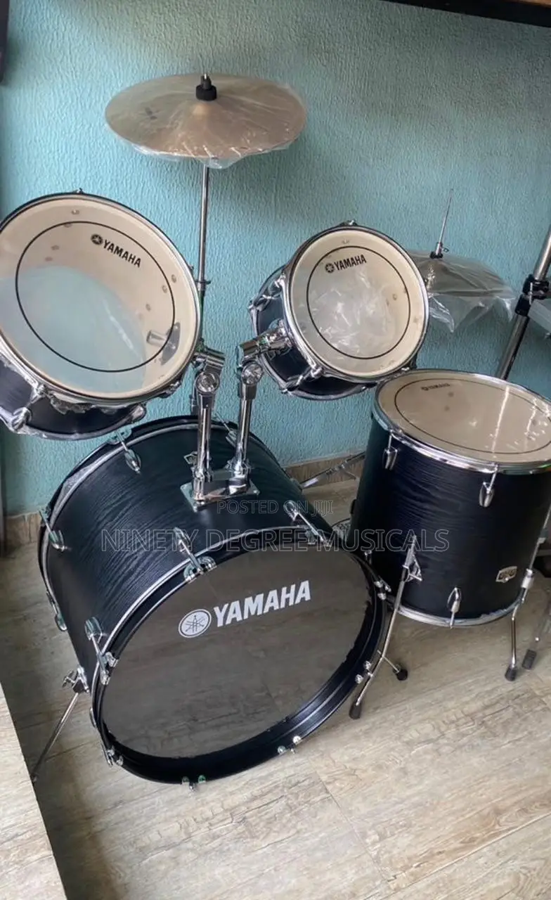 Yamaha Drum Set