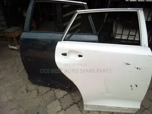 Toyota Venza Door Back Right and Back Left Empty 2015 Model
