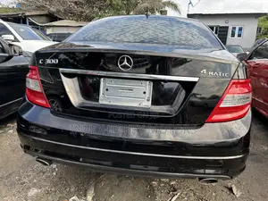 Mercedes-Benz C300 2009 Black