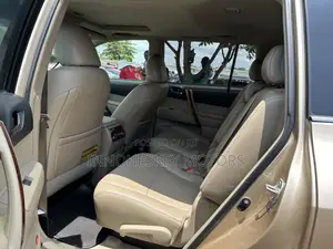 Toyota Highlander Limited 3.5l 4WD 2013 Gold