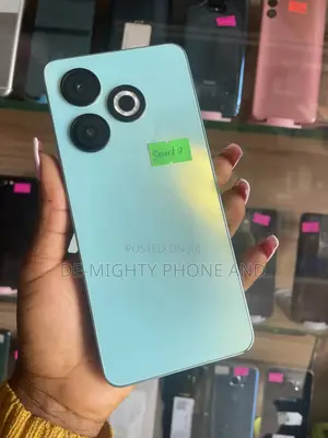 Photo - Infinix Smart 8 64 GB Green