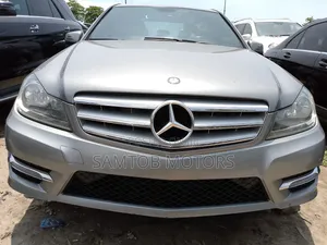 Photo - Mercedes-Benz C300 2013 Gray