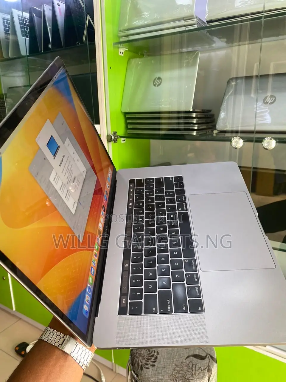 Laptop Apple MacBook Pro 2018 16GB Intel Core I7 SSD 512GB