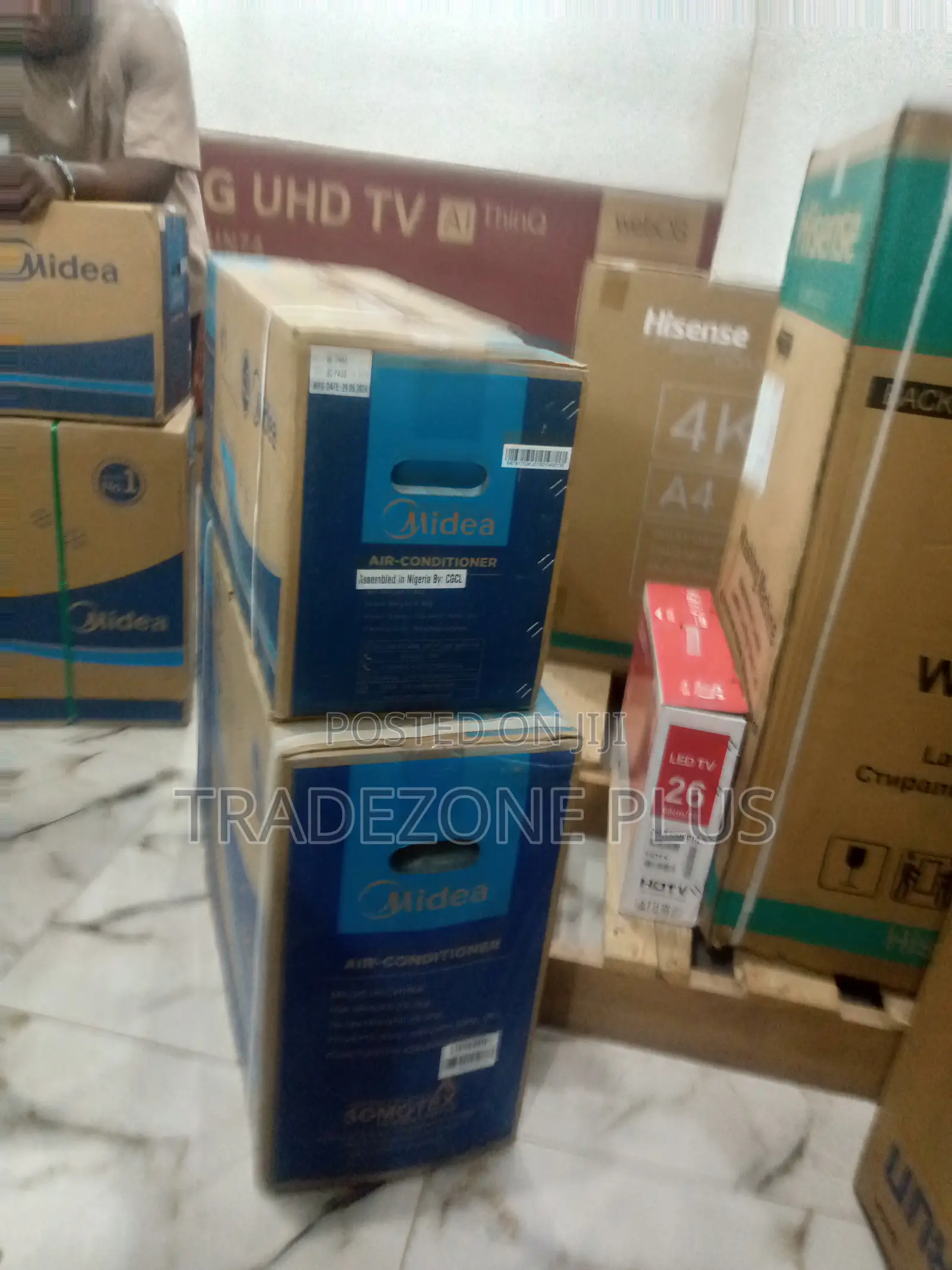 COOLSAVER Midea 1HP Split Air Conditioner MSAF-09CRN1