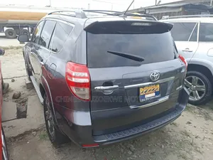 Toyota RAV4 Limited 2011 Gray