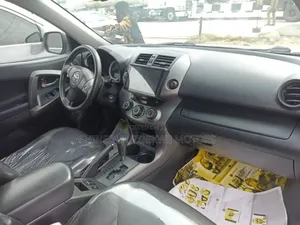 Toyota RAV4 2.5 Limited 2010 Silver