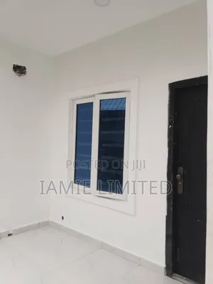 2bdrm Block of Flats in Okuokoko, Warri for rent
