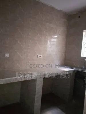 2bdrm Block of Flats in Okuokoko, Warri for rent