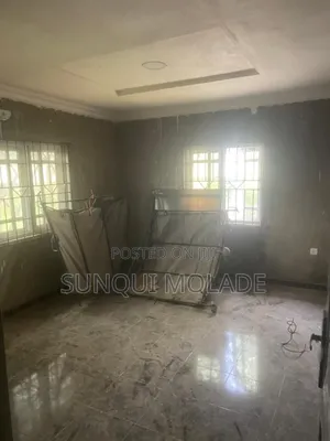 3bdrm Apartment in Isheri North for rent