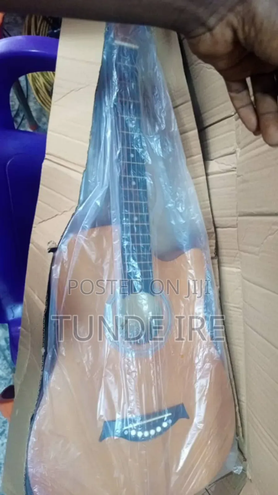 Acoustic Guitar With Bag And Strap Size 38