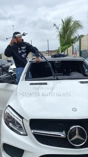 Gle W292 2016 Windscreen Glass Available