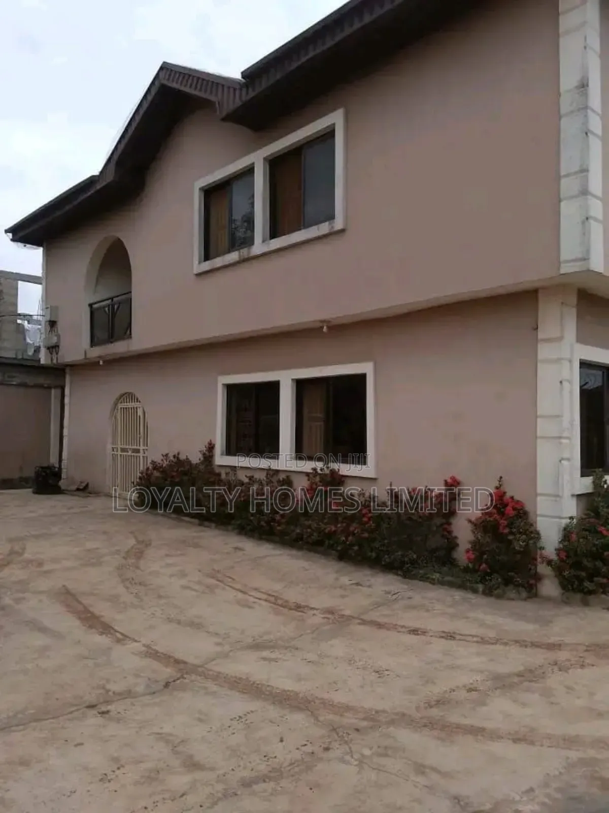 3bdrm Block of Flats in Ipaja for sale