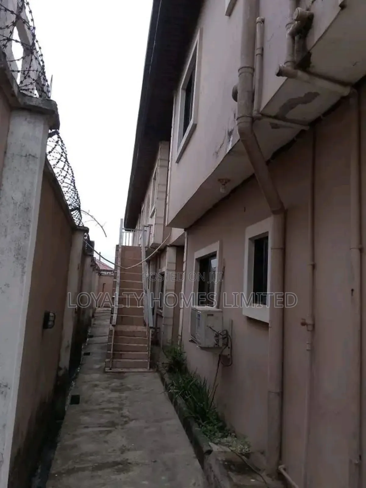 3bdrm Block of Flats in Ipaja for sale