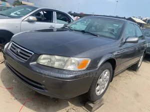 Toyota Camry LE 4dr Sedan (2.2L 4cyl 4A) 2001 Gray