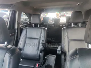 Toyota Highlander 2017 Gold