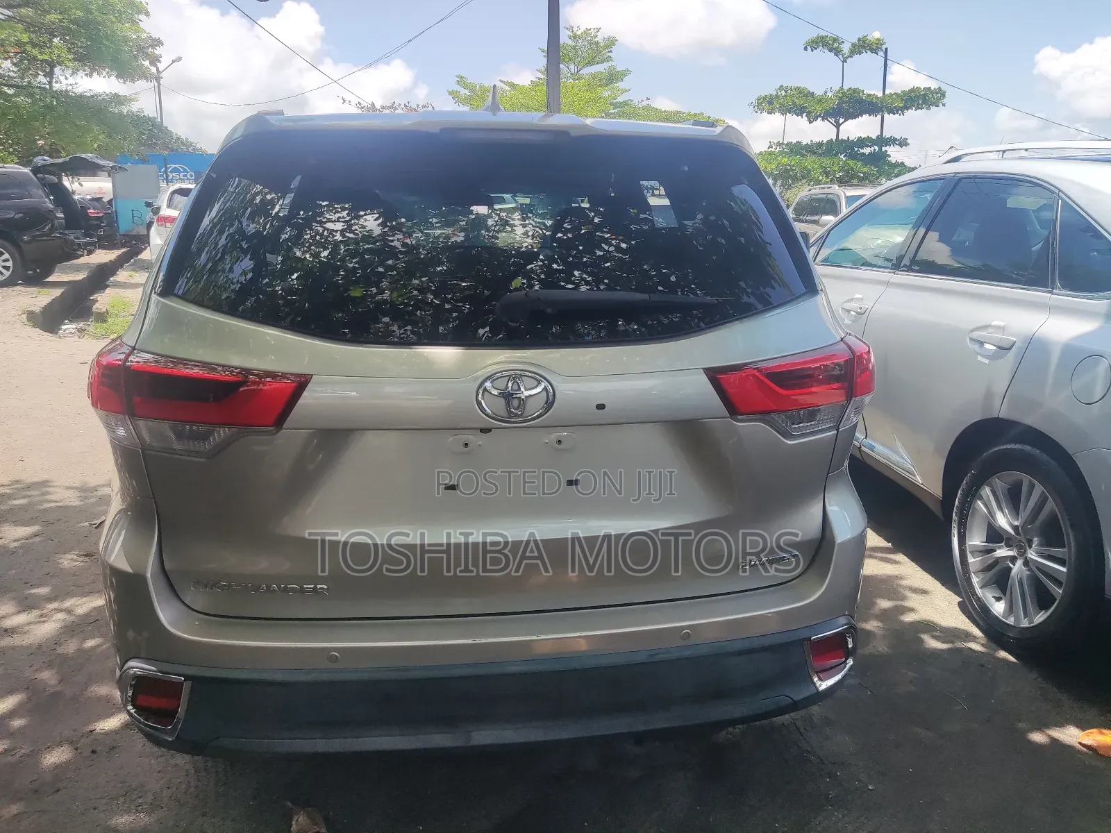 Toyota Highlander 2017 Gold