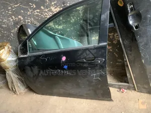 Door Toyota Corolla 2015