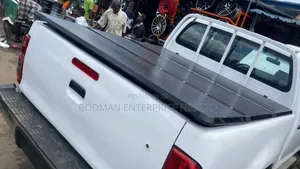 Fiber Cover for Toyota Hilux at _-"'1