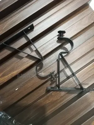 Bracket Curtain