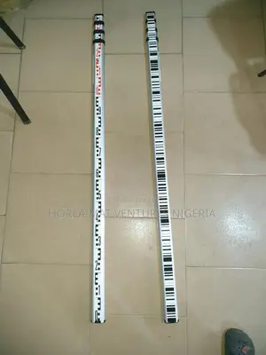Leica Leving Staff