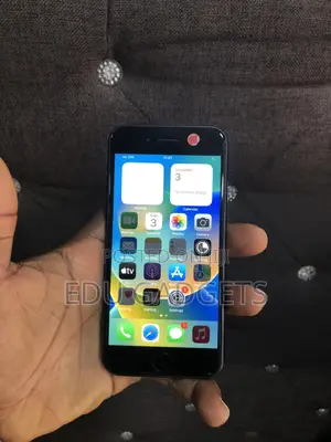 Apple iPhone SE (2020) 64 GB Black