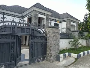5bdrm Apartment in Maitama for sale