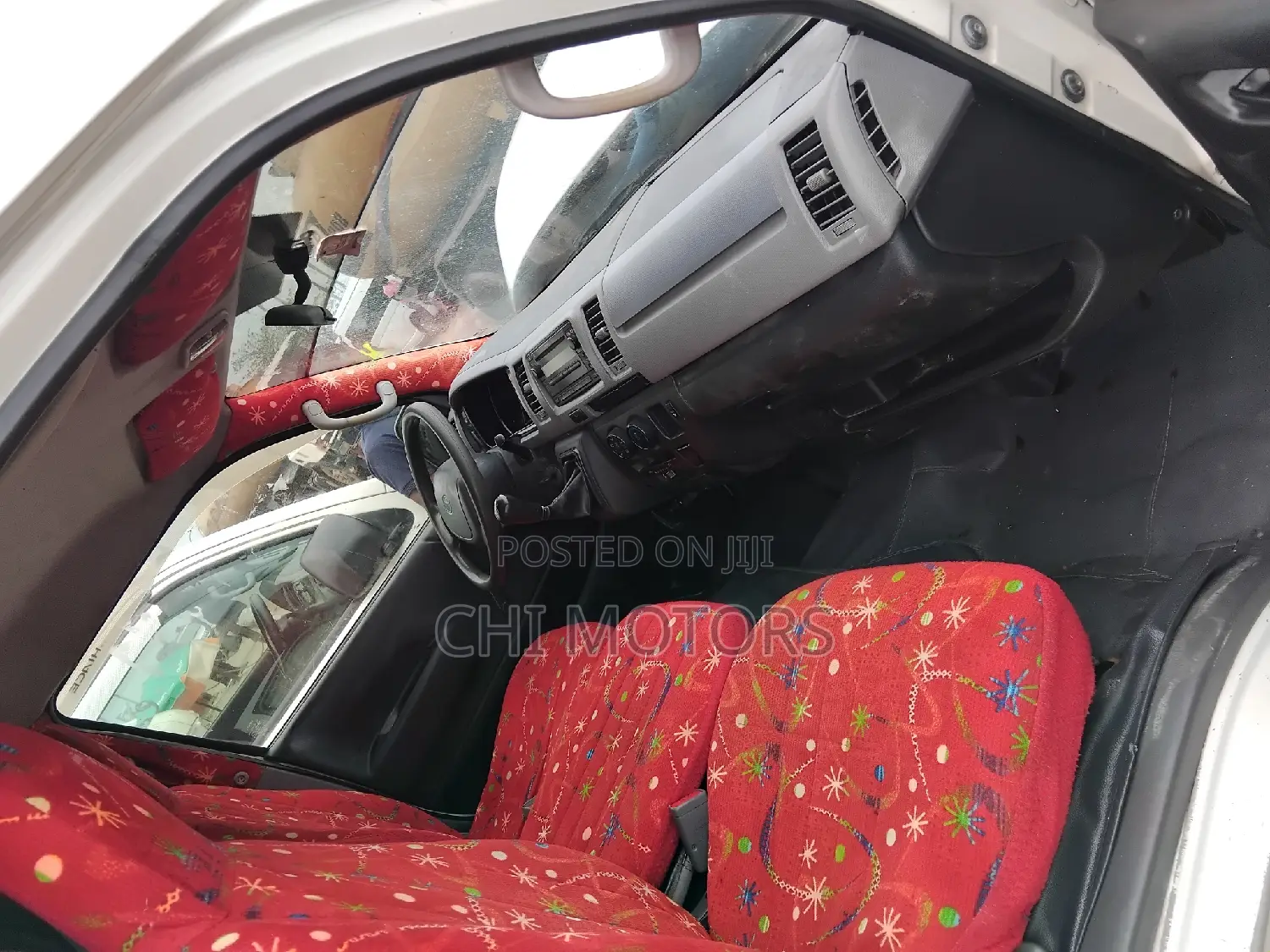 Toyota HiAce 2010 White