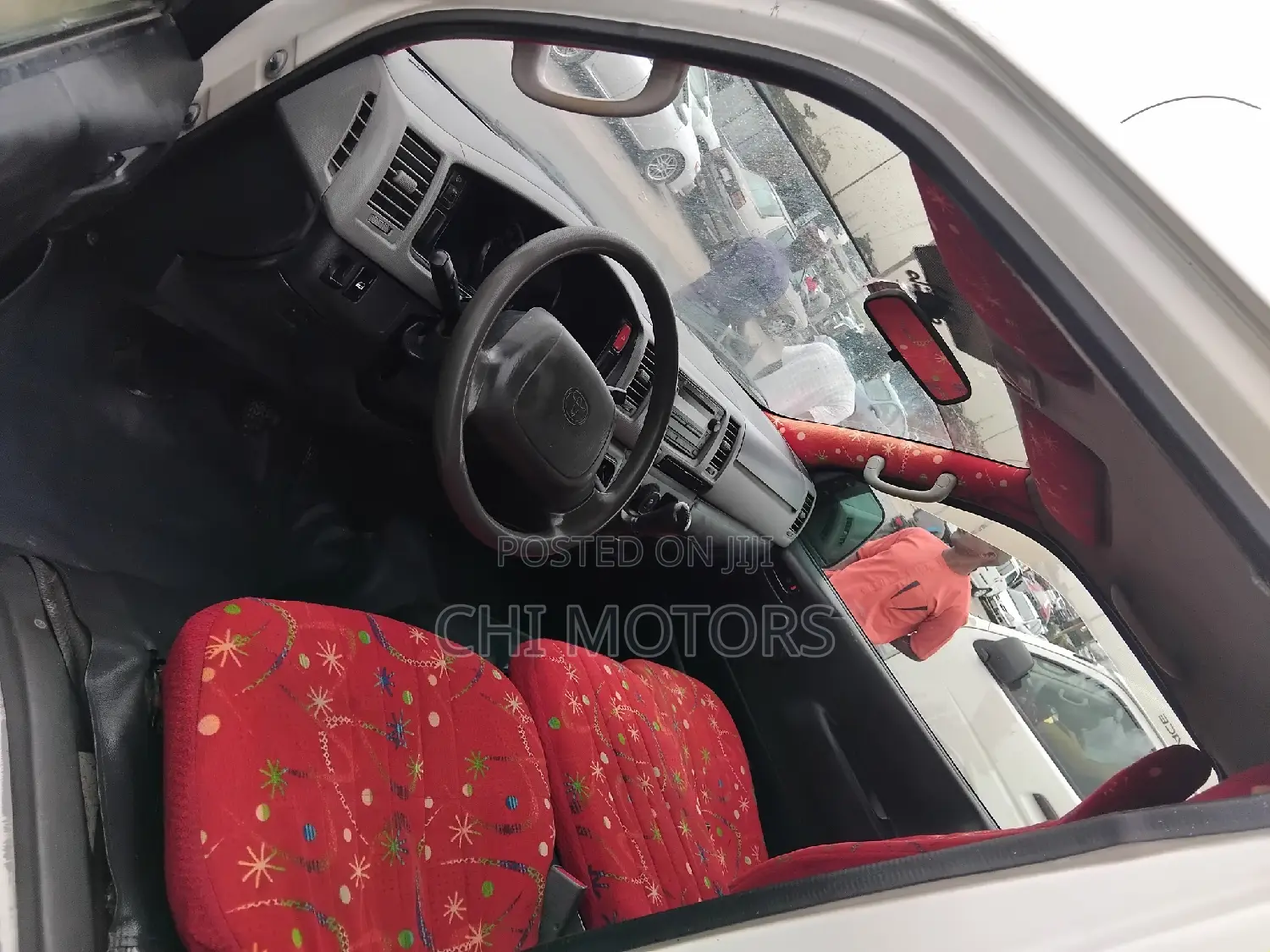 Toyota HiAce 2010 White