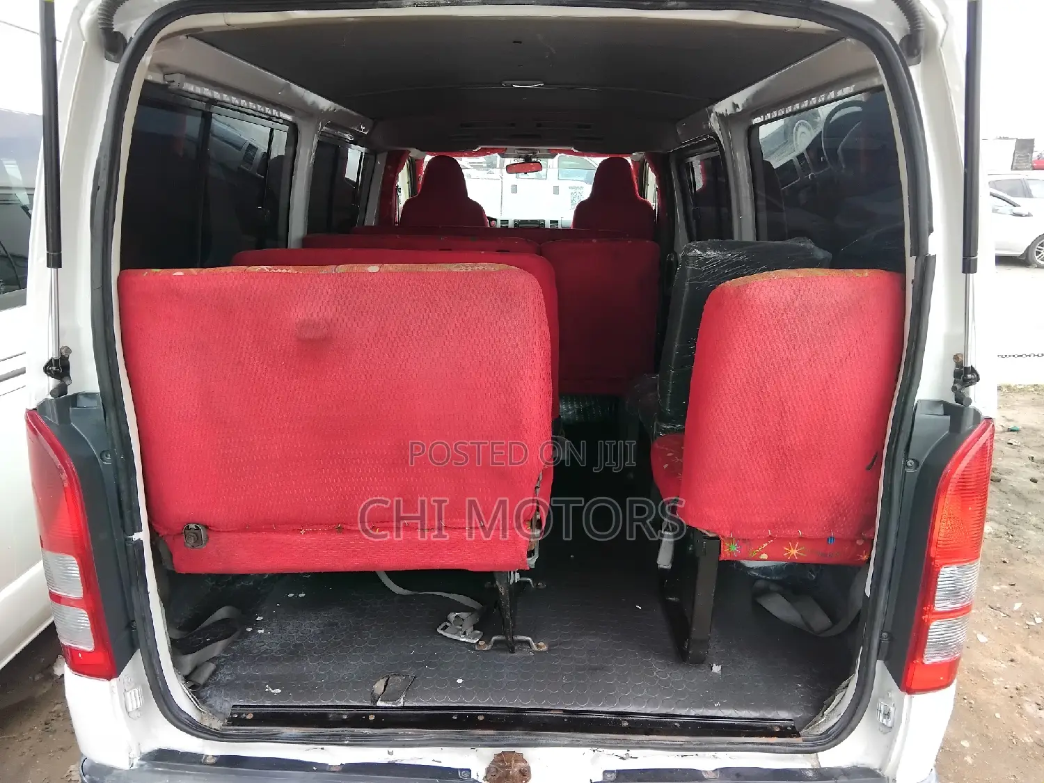 Toyota HiAce 2010 White