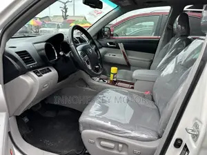 Toyota Highlander Limited 3.5L 2WD 2013 White