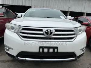 Toyota Highlander Limited 3.5L 2WD 2013 White