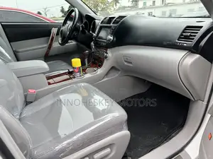Toyota Highlander Limited 3.5L 2WD 2013 White