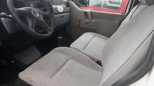 Volkswagen Transporter 2005 White
