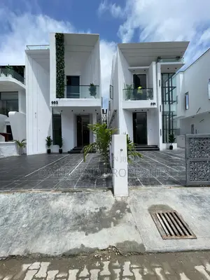5bdrm Duplex in Lekki for sale