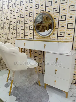 Bedroom Dressing Set With Mirror Light