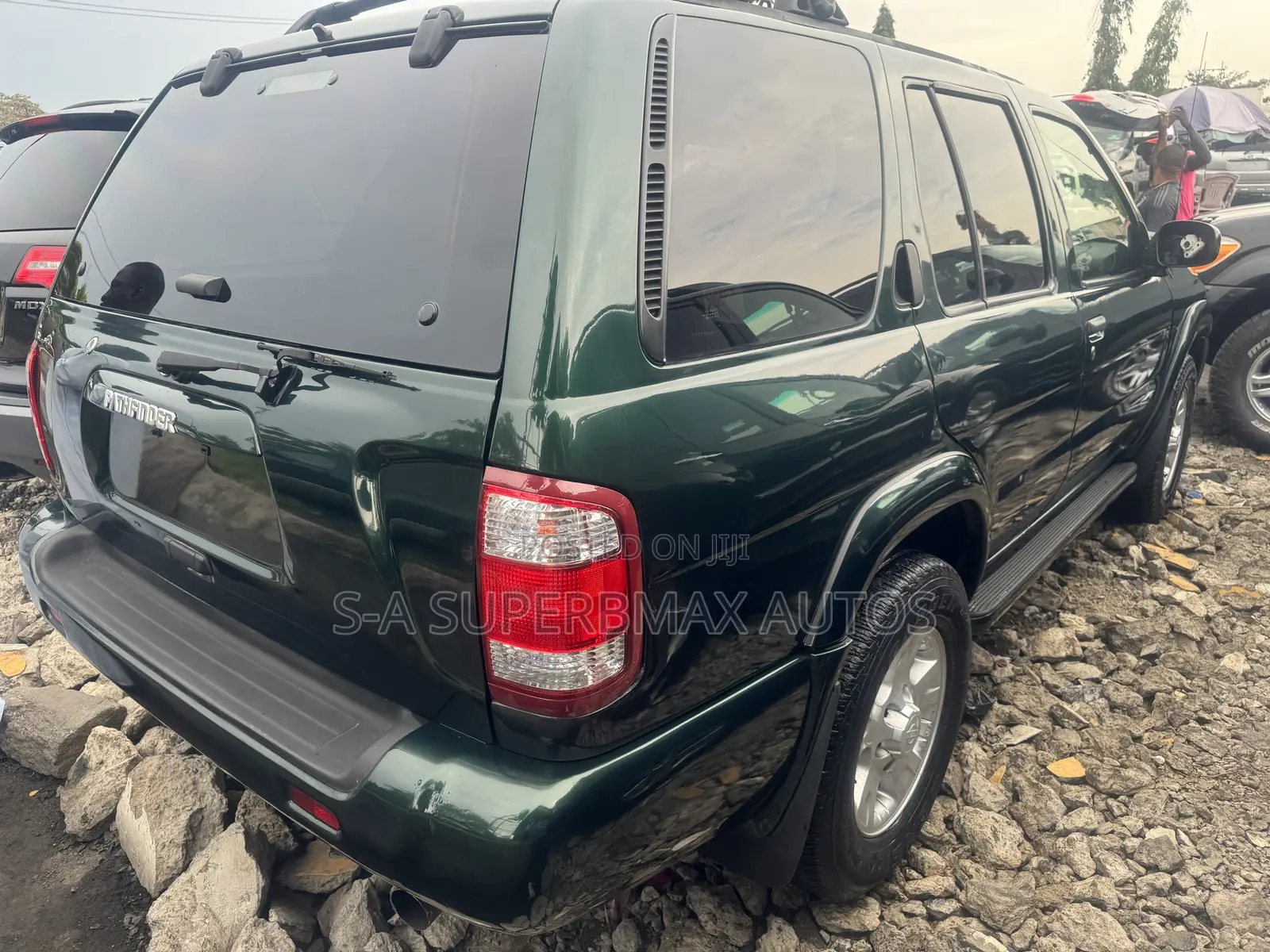 Nissan Pathfinder Automatic 2000 Green