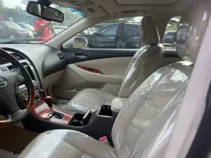 Lexus ES 350 2011 Gold
