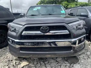 Toyota 4-Runner Limited 4X4 2013 Gray