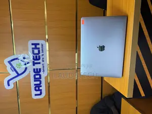 Laptop Apple MacBook Pro 2020 16GB Intel Core I5 SSD 512GB