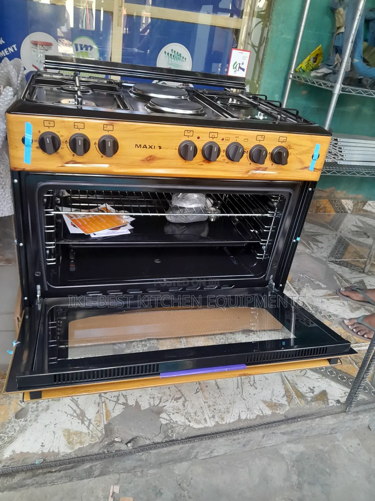 Maxi 6burner Cooker With Oven