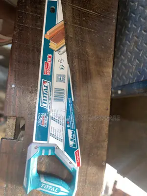 TOTAL Hand Saw 18" (450mm)