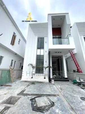 5bdrm Duplex in Chevron for sale