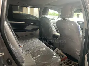 Toyota Highlander Limited 2019 Gray