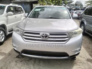 Toyota Highlander 3.5L 4WD 2013 Silver