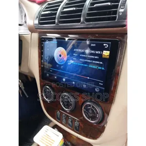 Photo - Mercedes Benz ML350 Android Player + Reverse Camera