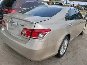 Lexus ES 350 2011 Gold