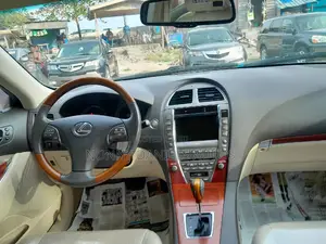 Lexus ES 350 2011 Gold